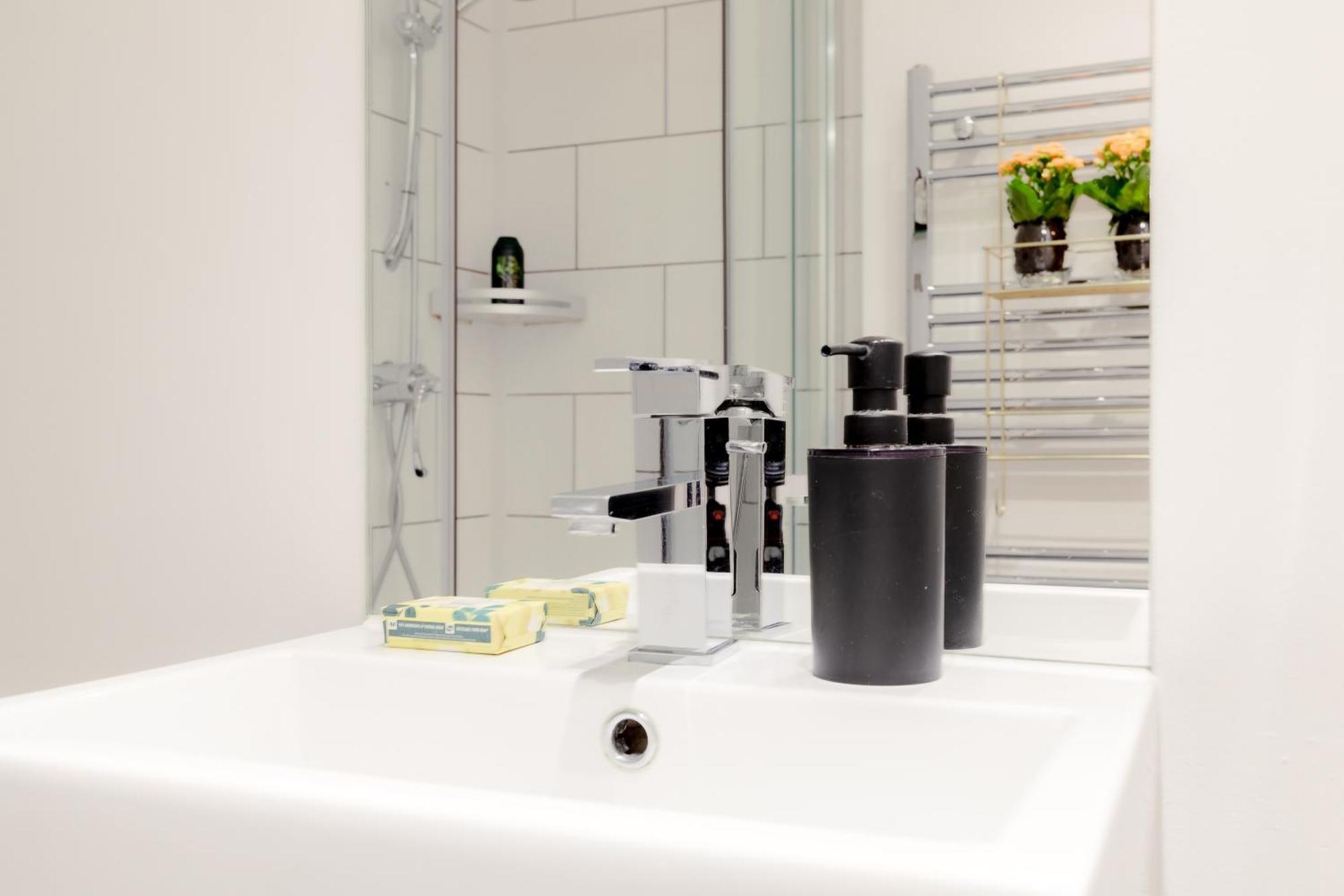 Rare Find Off Oxford St! Soho 5Bed Design House For Xxl Groups Apartamento Londres Exterior foto